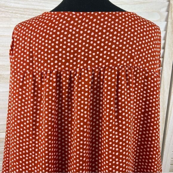 Torrid Georgette Pintuck V-Neck Top 5 - Picture 6 of 10